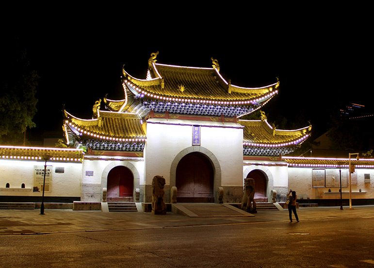 �����������̰���